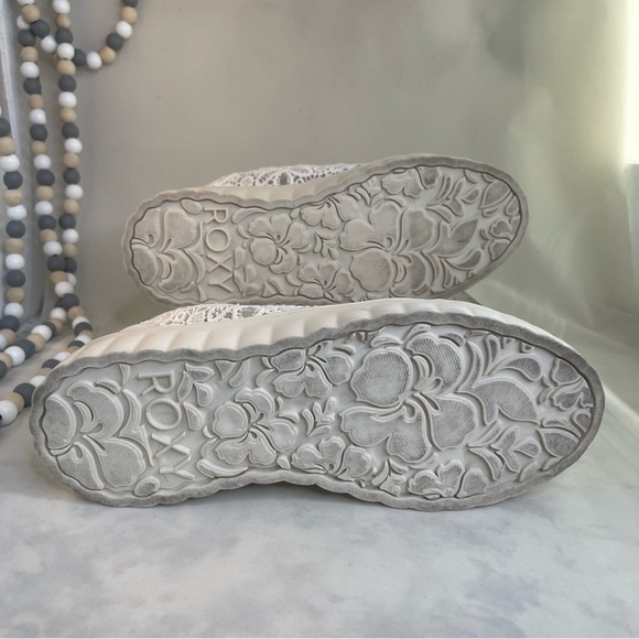 Roxy Sheilahh White floral Lace Low-Top Sneakers size 6.5 - Picture 9 of 10